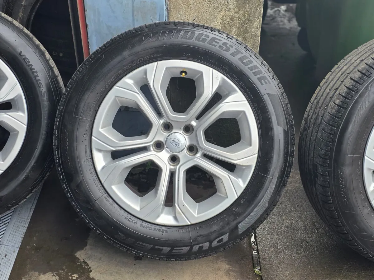 #55 Genuine Landrover 18" Alloys 5X108 - Image 3