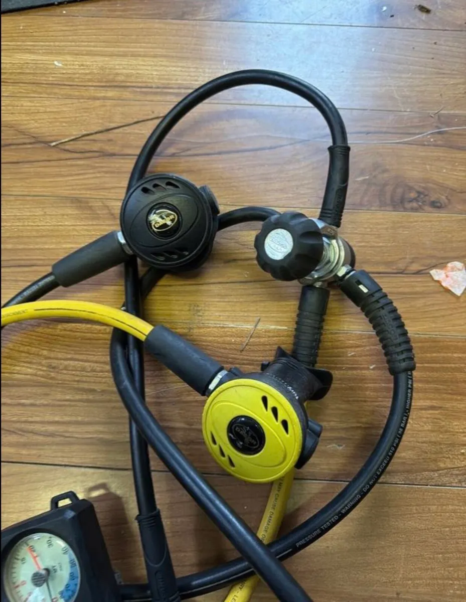 Dacor scuba diving regulator set - Image 3