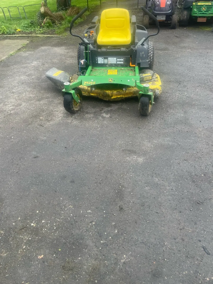 John Deere zero turn mower - Image 1