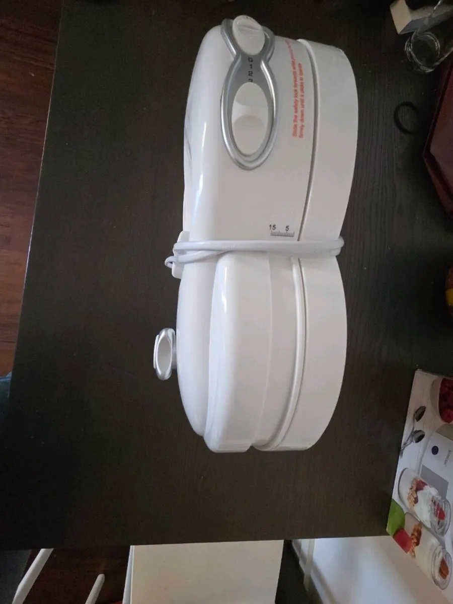 Bread/meat slicer - Image 1