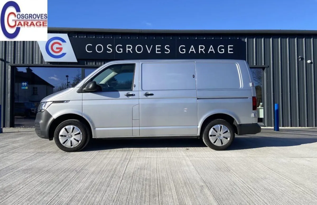 Volkswagen Transporter 2023 - Image 2