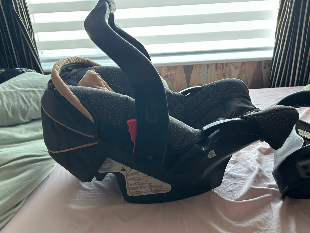 Car seat - Image 4