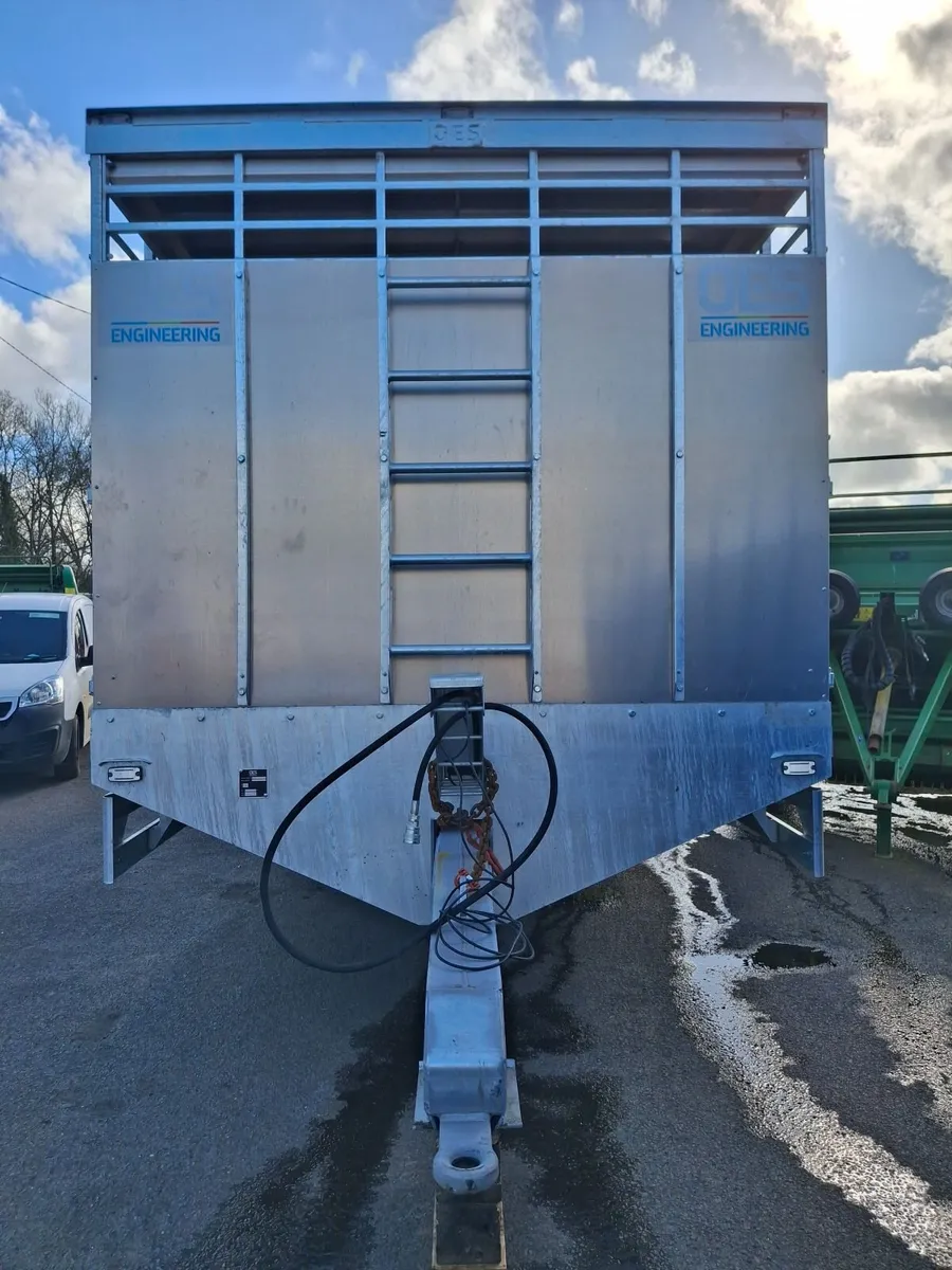24ft Galvanised Livestock Trailer - Image 2