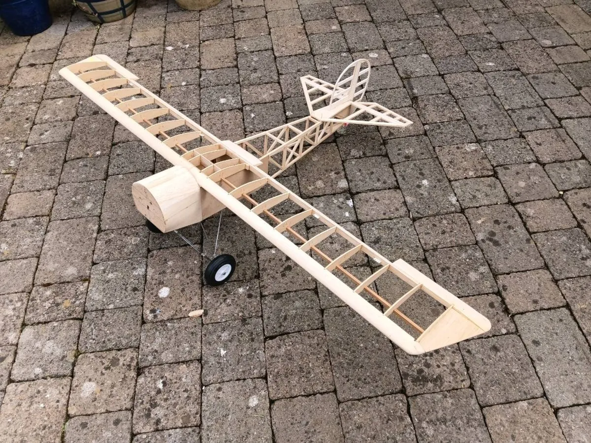 RC Model airplane framework - Image 1