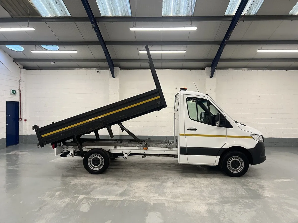 2022 Mercedes-Benz Sprinter Tipper Van - Image 1
