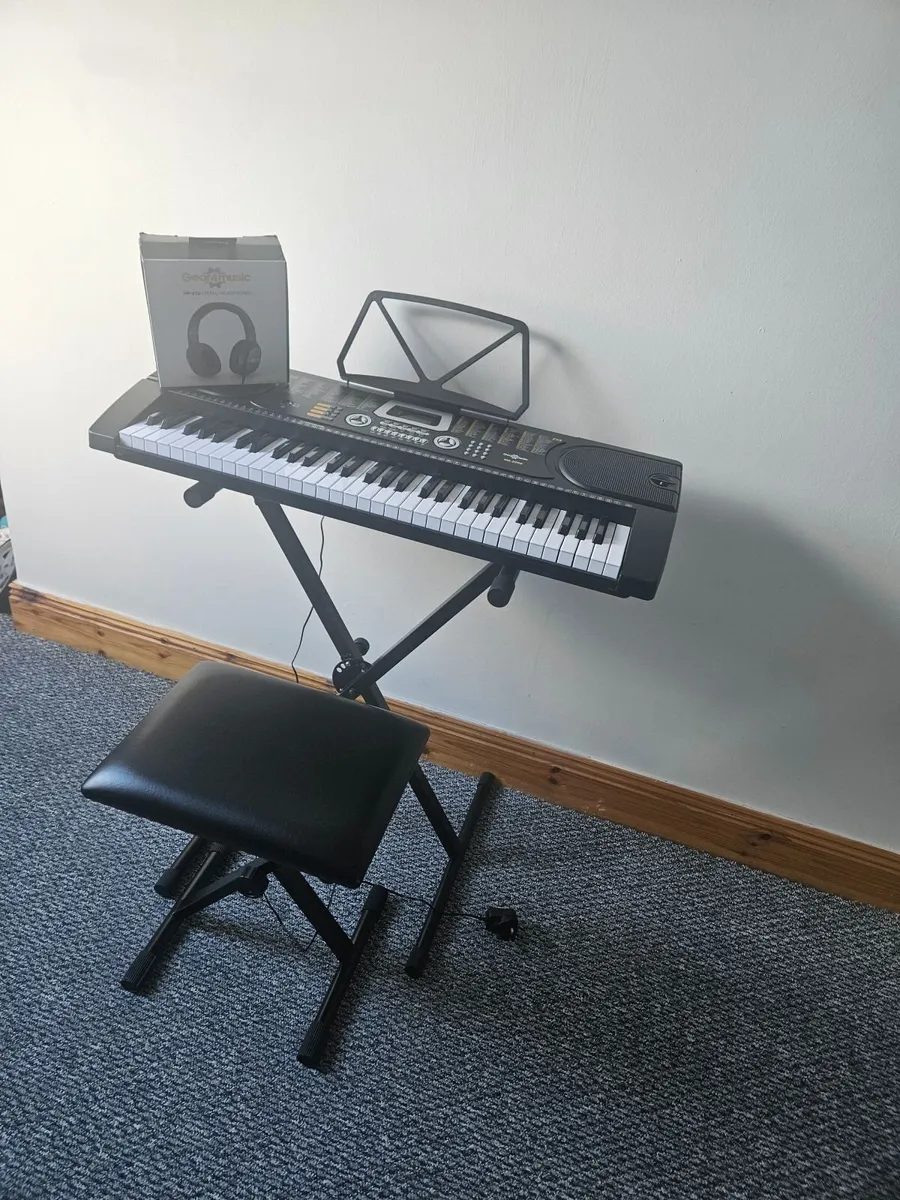 Portable keyboard by Gear4music MK-2000 - Image 2