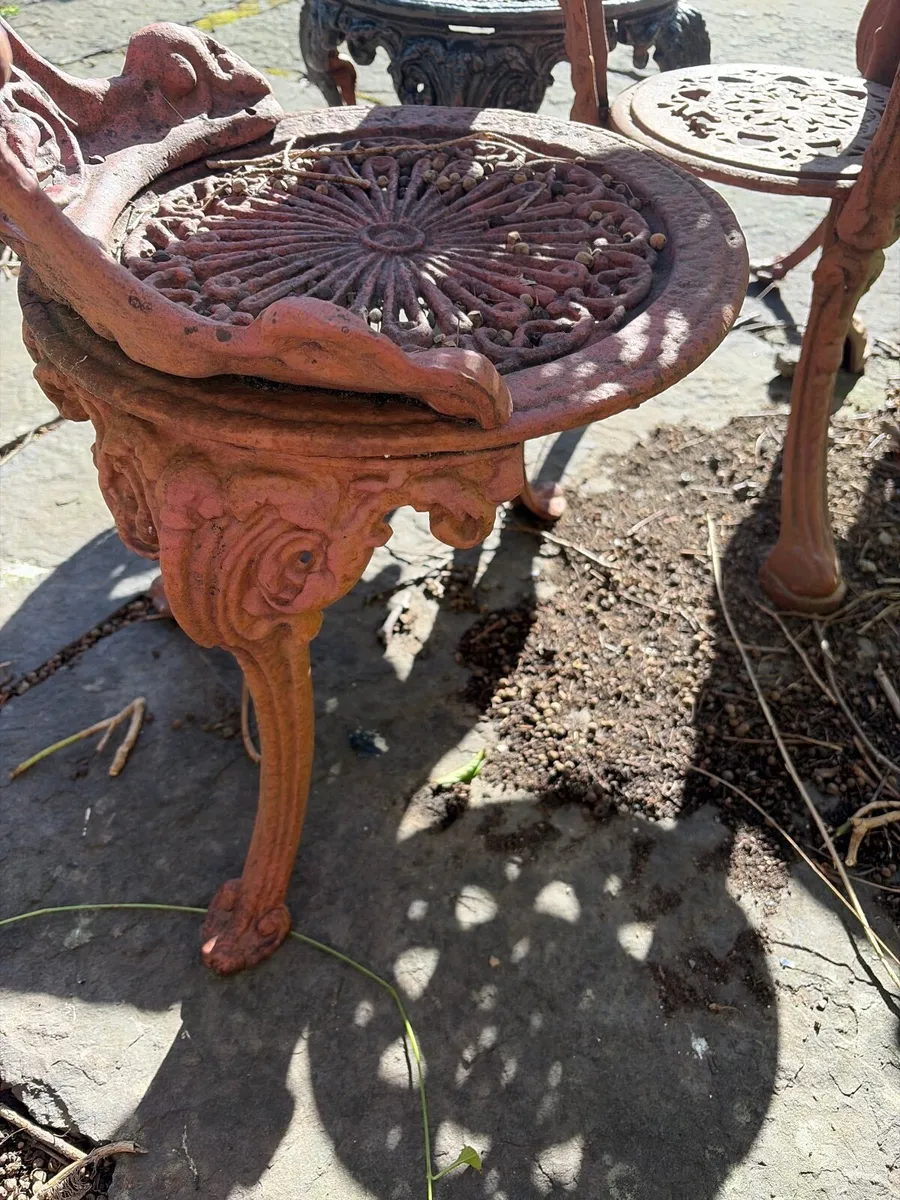 Cast Iron garden set - Image 3