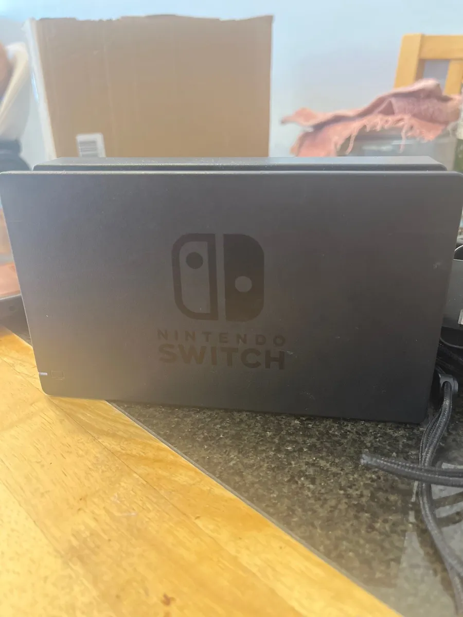 Nintendo Switch with case - Image 4