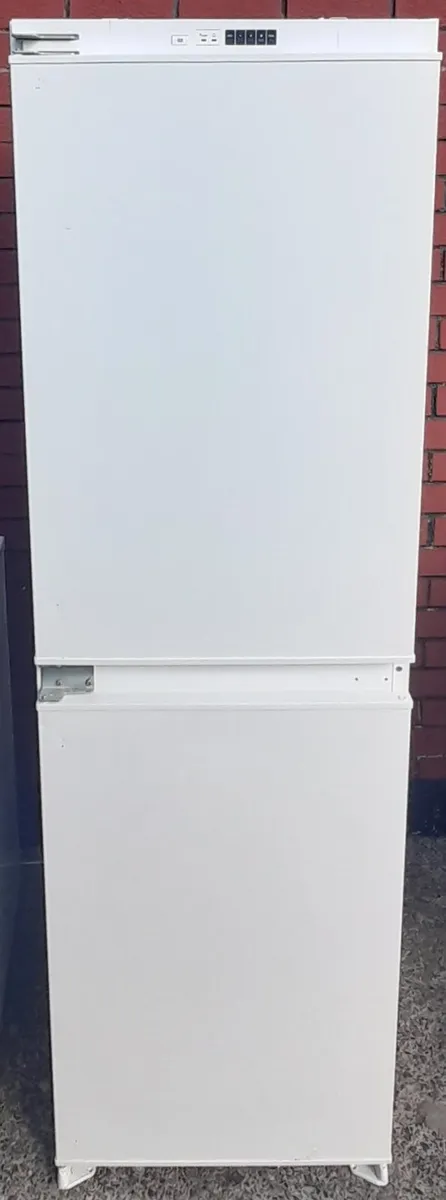 Integrated fridge freezer - Image 1