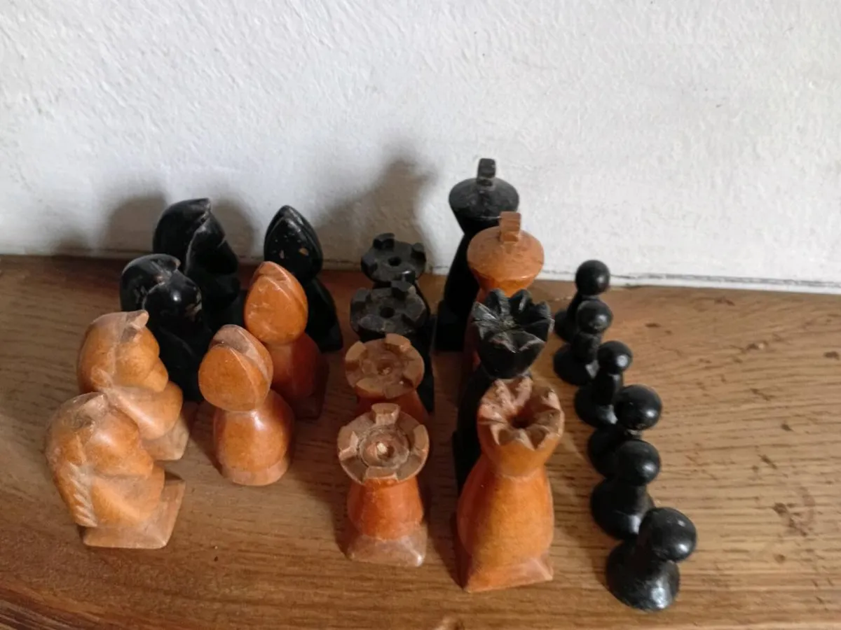 antique carved chess piece set - Image 4