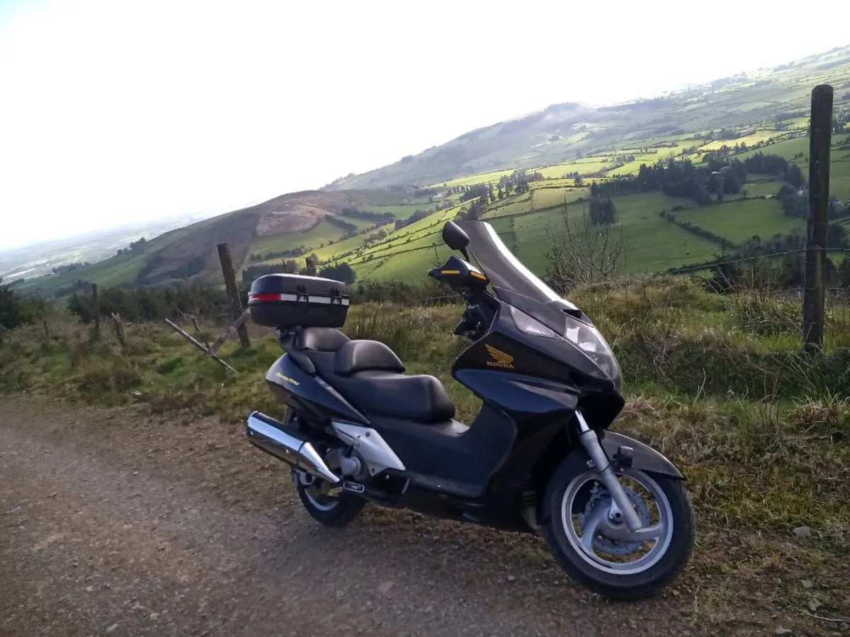 Honda Silverwing 600 - Image 1