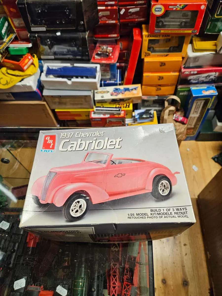 Airfix AMT ERTL Chevrolet Model Kit - Image 1