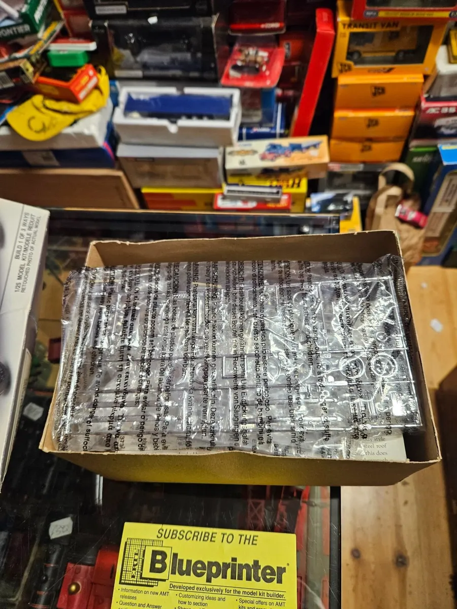 Airfix AMT ERTL Chevrolet Model Kit - Image 4