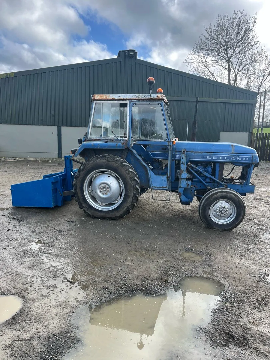 LEYLAND 255 AND IMPLEMENTS - Image 1