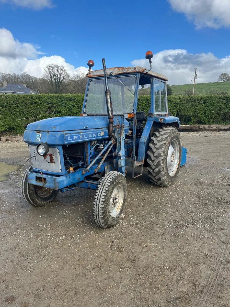 LEYLAND 255 AND IMPLEMENTS - Image 2