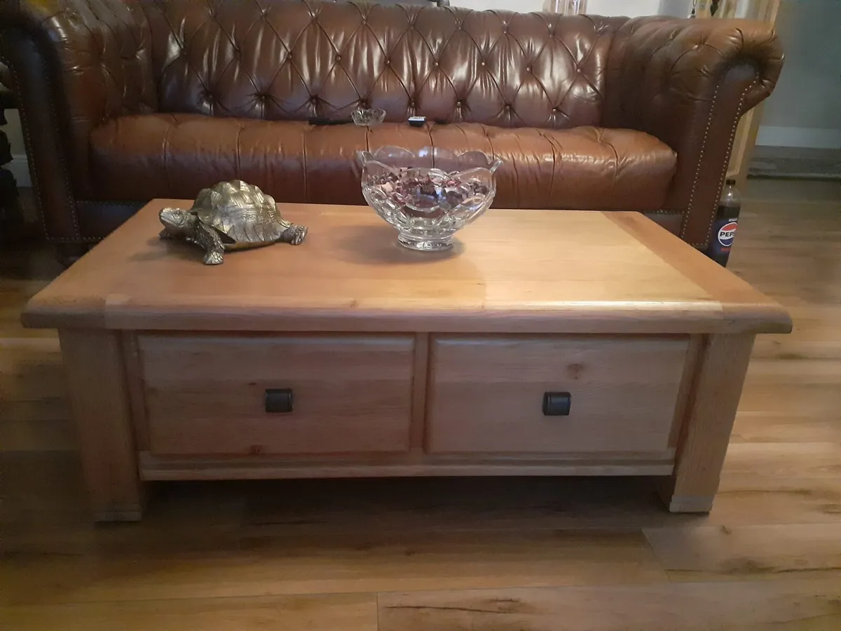 Solid oak coffee table four drawers - Image 4