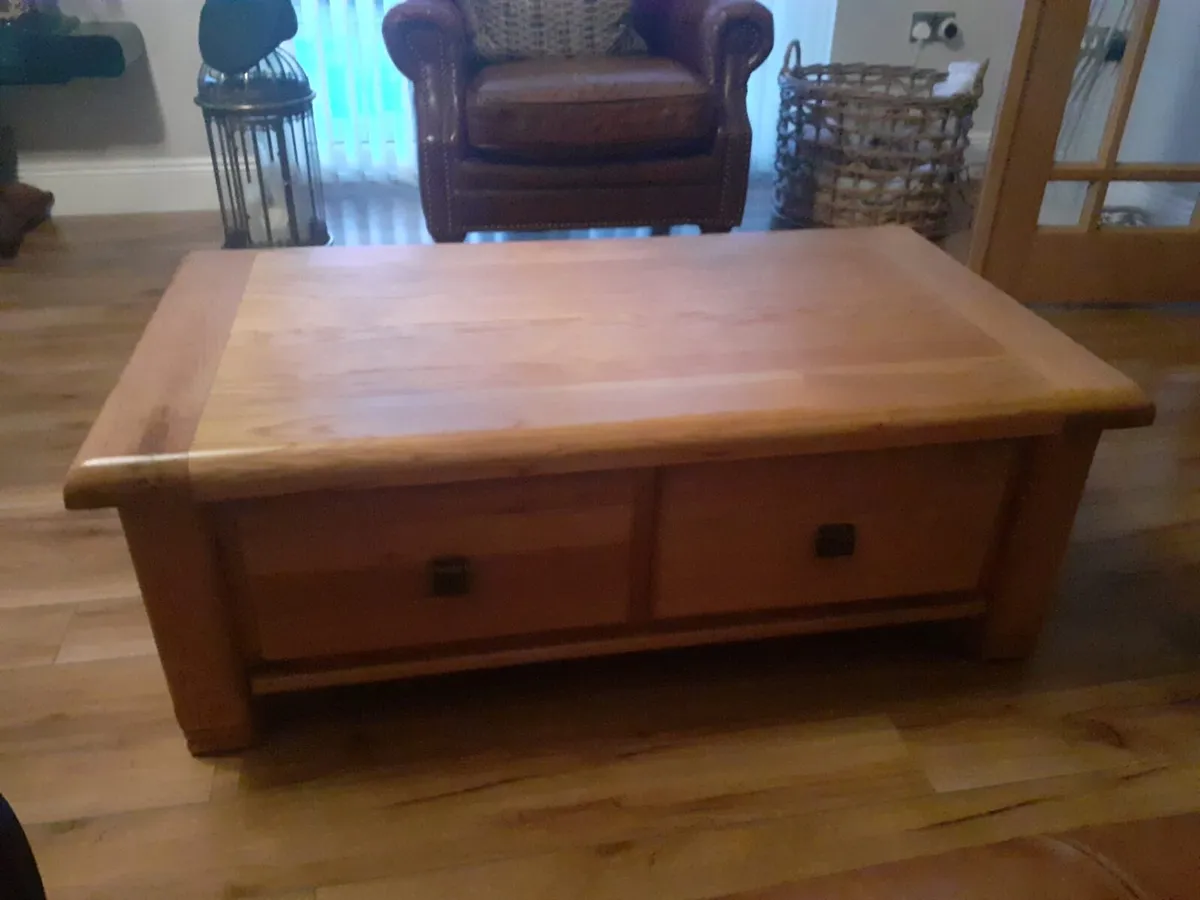 Solid oak coffee table four drawers - Image 1