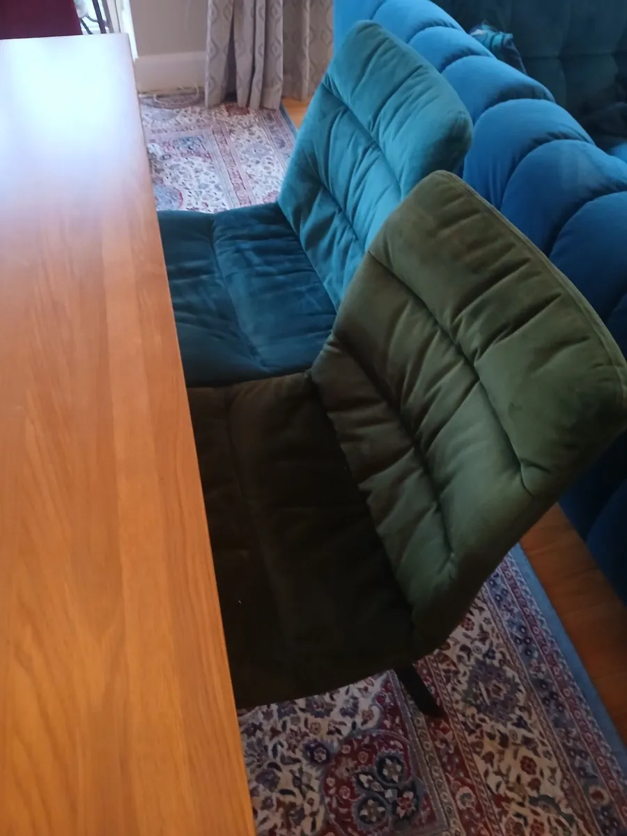 Dining table and chairs - Image 4