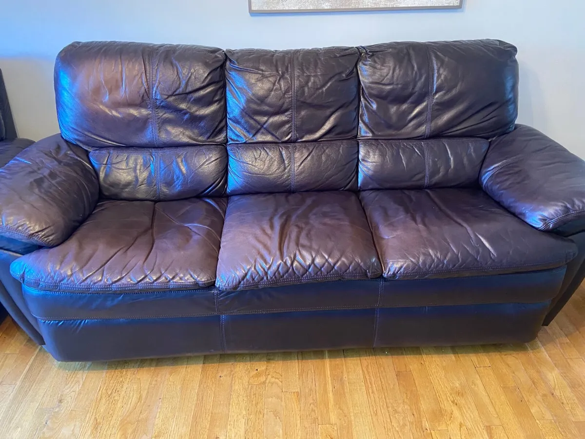 Leather Couch and 2 armchairs - Image 3