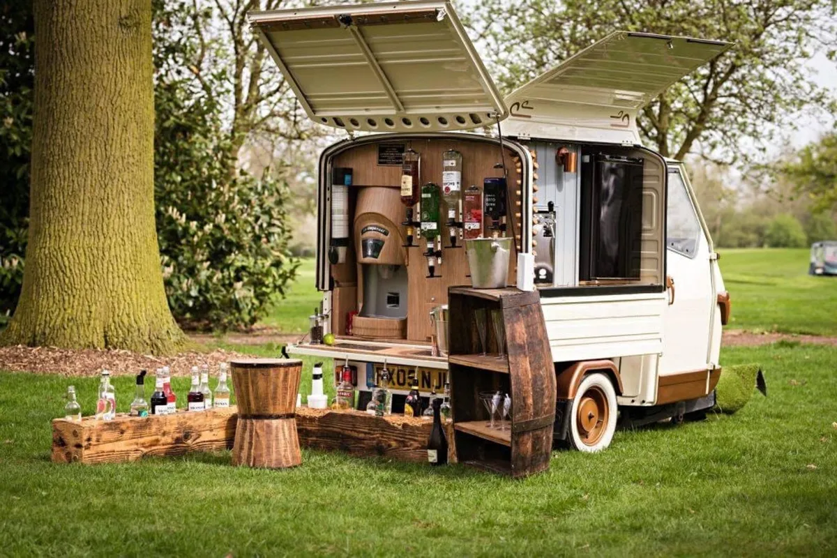 Stunning Piaggio Ape Prosecco Truck - Image 1