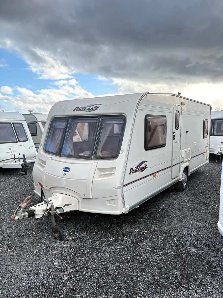 Bailey Pageant 4 Berth Fixed Bed Caravan - Image 1
