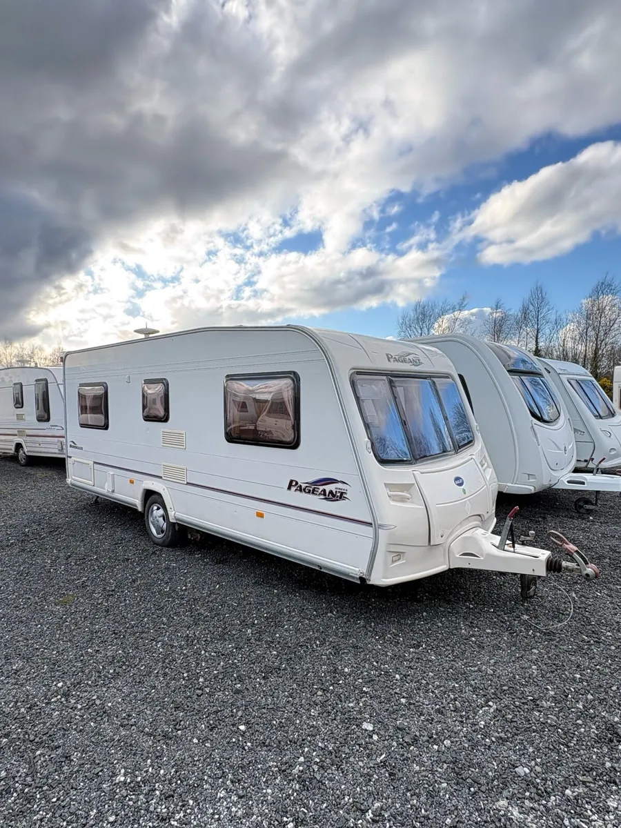 Bailey Pageant 4 Berth Fixed Bed Caravan - Image 2