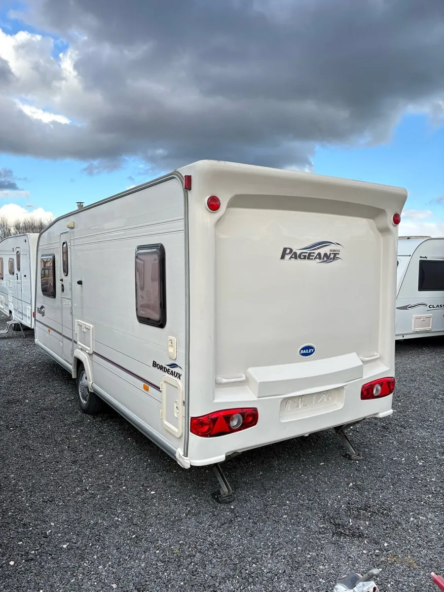 Bailey Pageant 4 Berth Fixed Bed Caravan - Image 4