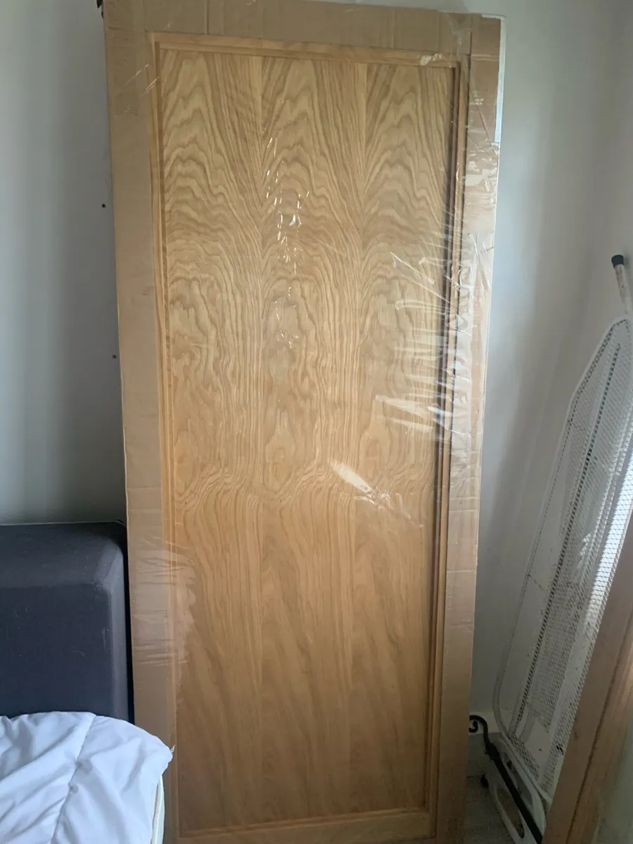 Five new oak doors - Image 1