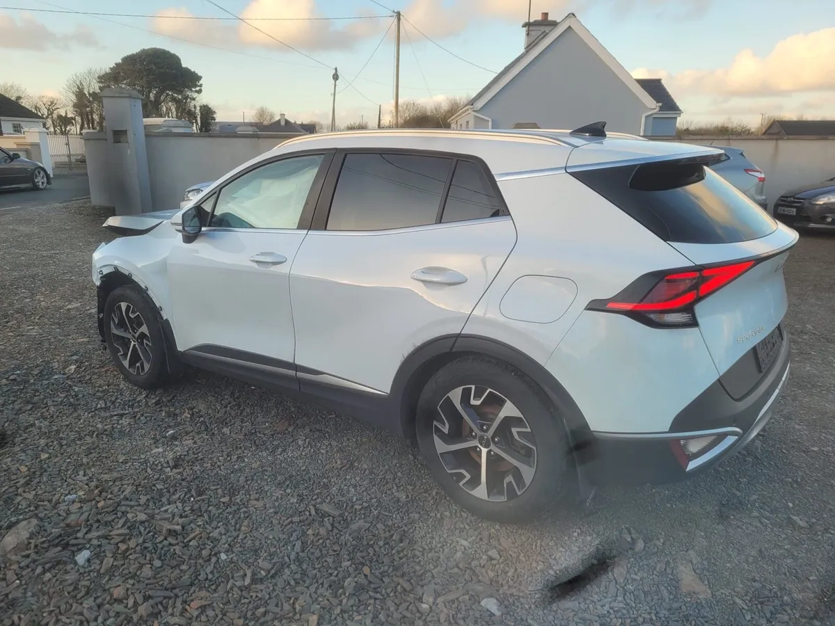 2023 Kia Sportage - Image 1