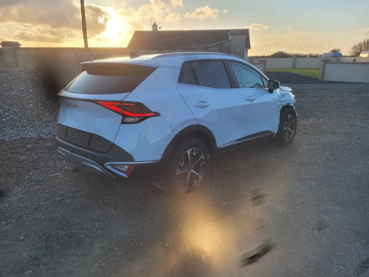 2023 Kia Sportage - Image 2