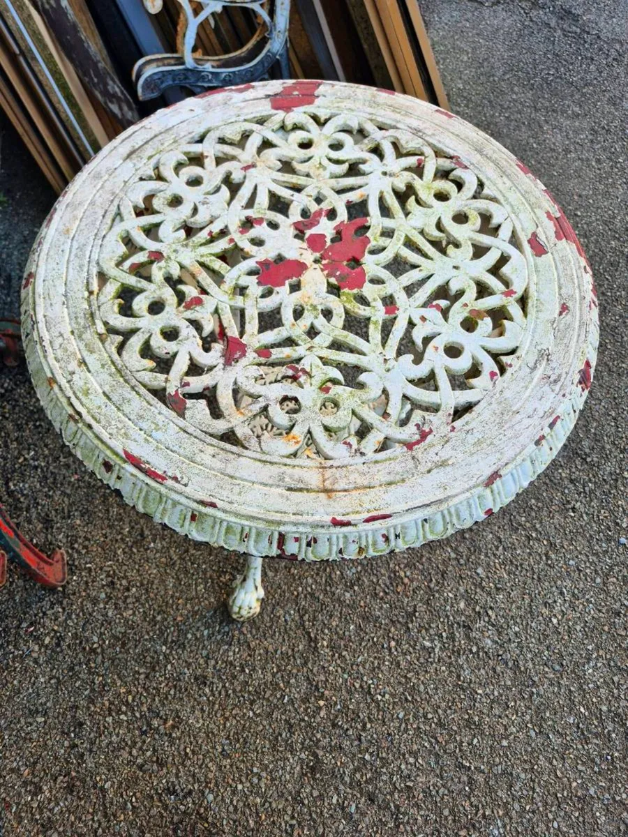 Cast iron Garden table - Image 2