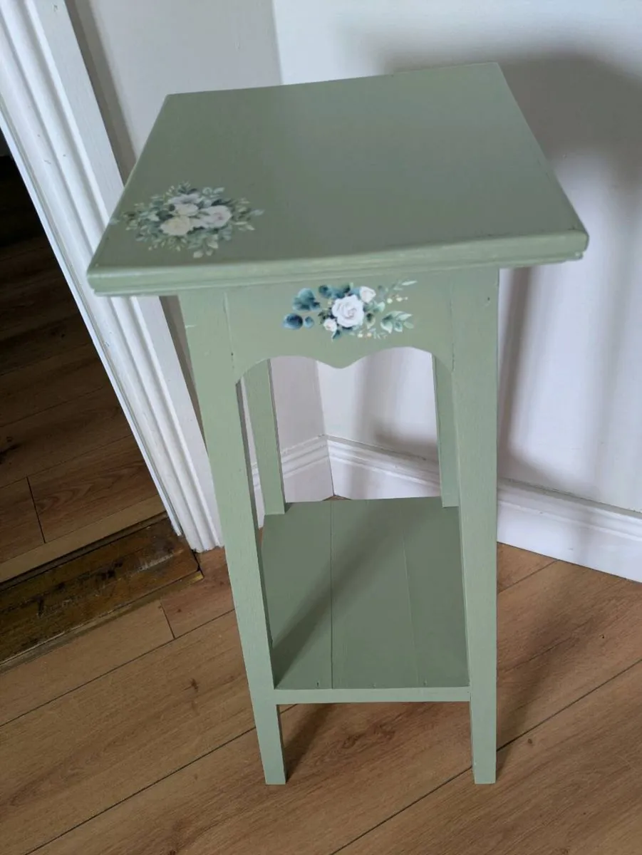 Wooden plant stand - Image 1