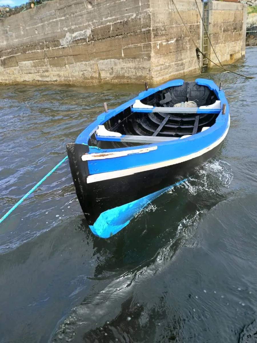 15ft Currach - Image 1