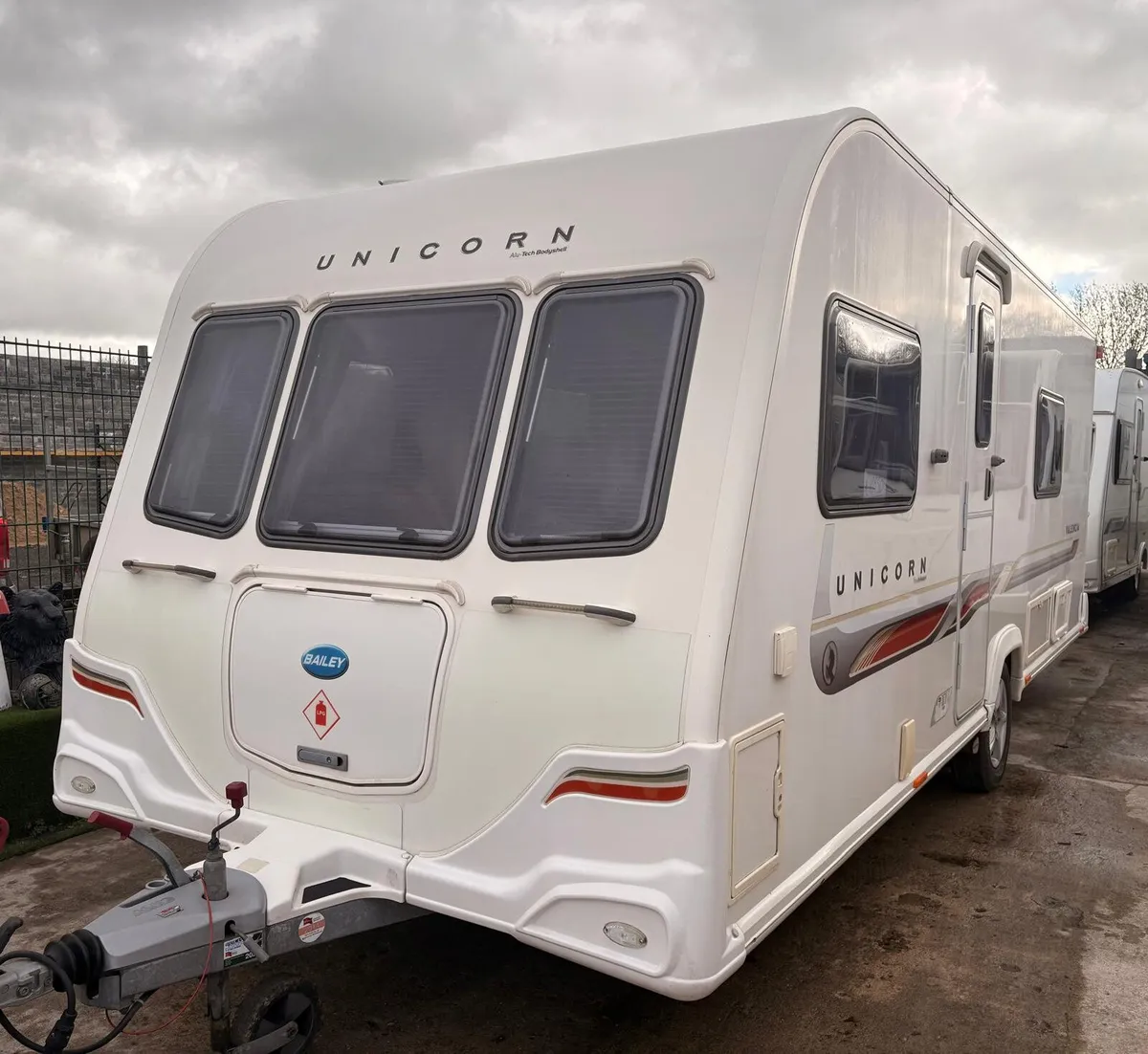 Bailey unicorn fixed bed caravan - Image 1