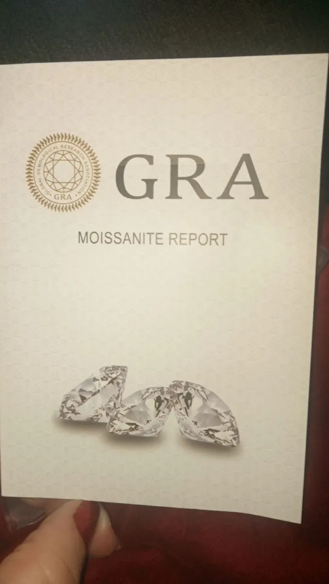 Genuine 3.5ct Mossianite Ring with Certs - Image 2