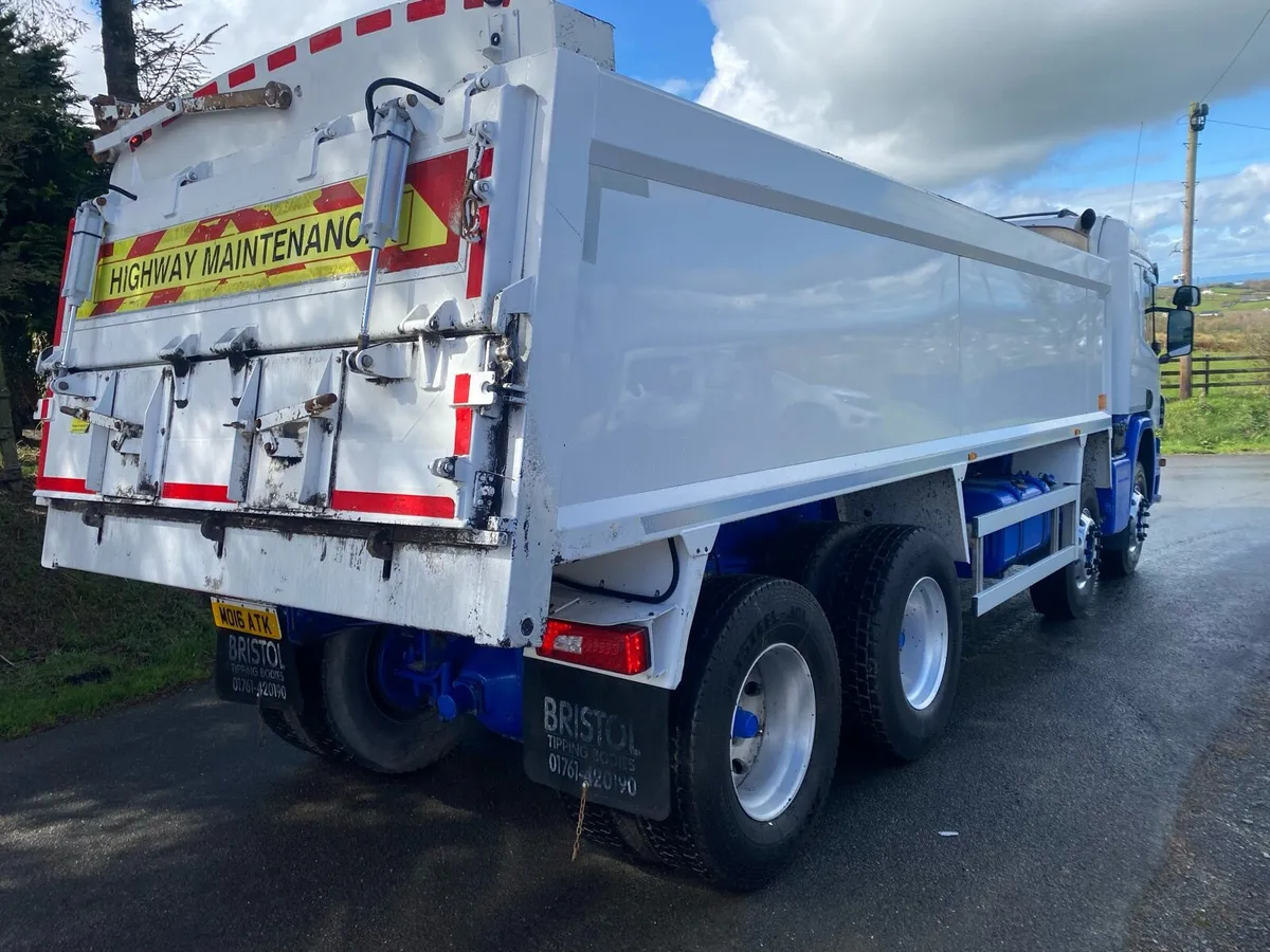 Scania P450 tipper - Image 4