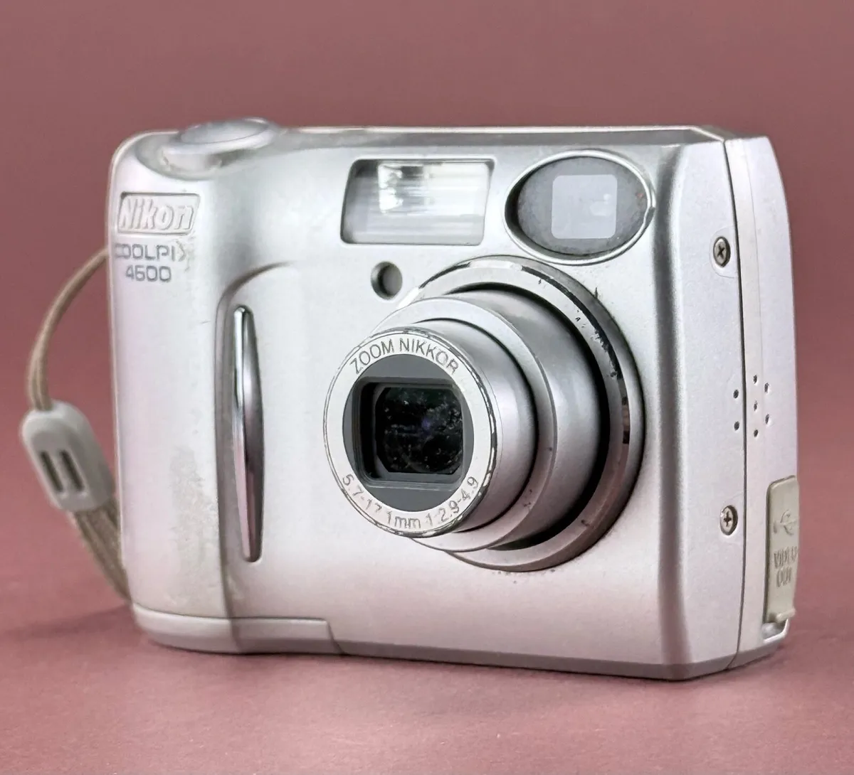 Nikon Coolpix 4600 4-megapixel digital camera - Image 2