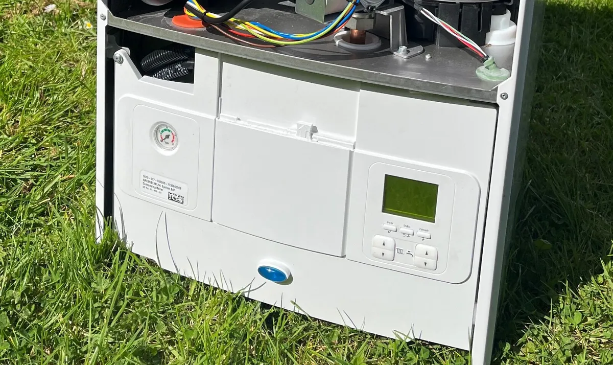 Worcester Bosch gas boiler - Greenstar 24i - Image 2