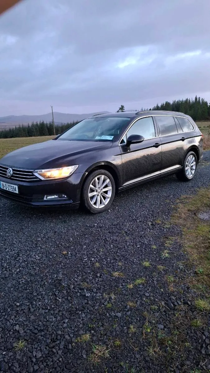 Volkswagen passat 2019 2L (diesel) - Image 1