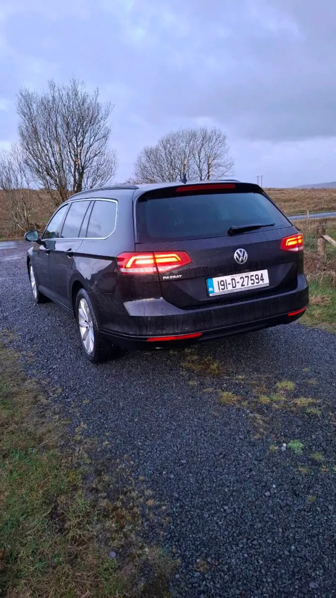 Volkswagen passat 2019 2L (diesel) - Image 2