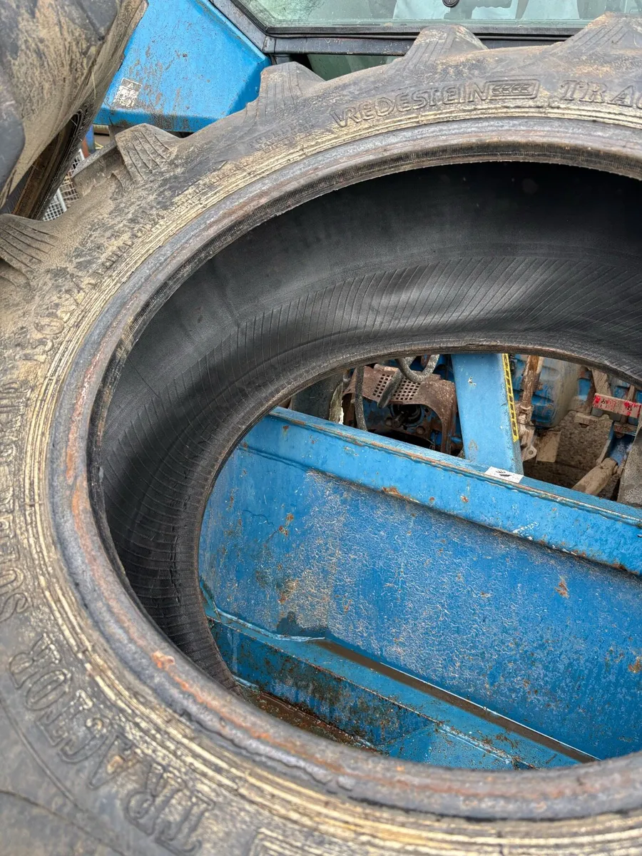 Tractor tyres - worn Vredestein 13.6 x 24 - Image 2
