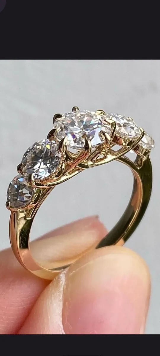 Genuine 3.5ct Mossianite Ring with Certs - Image 1