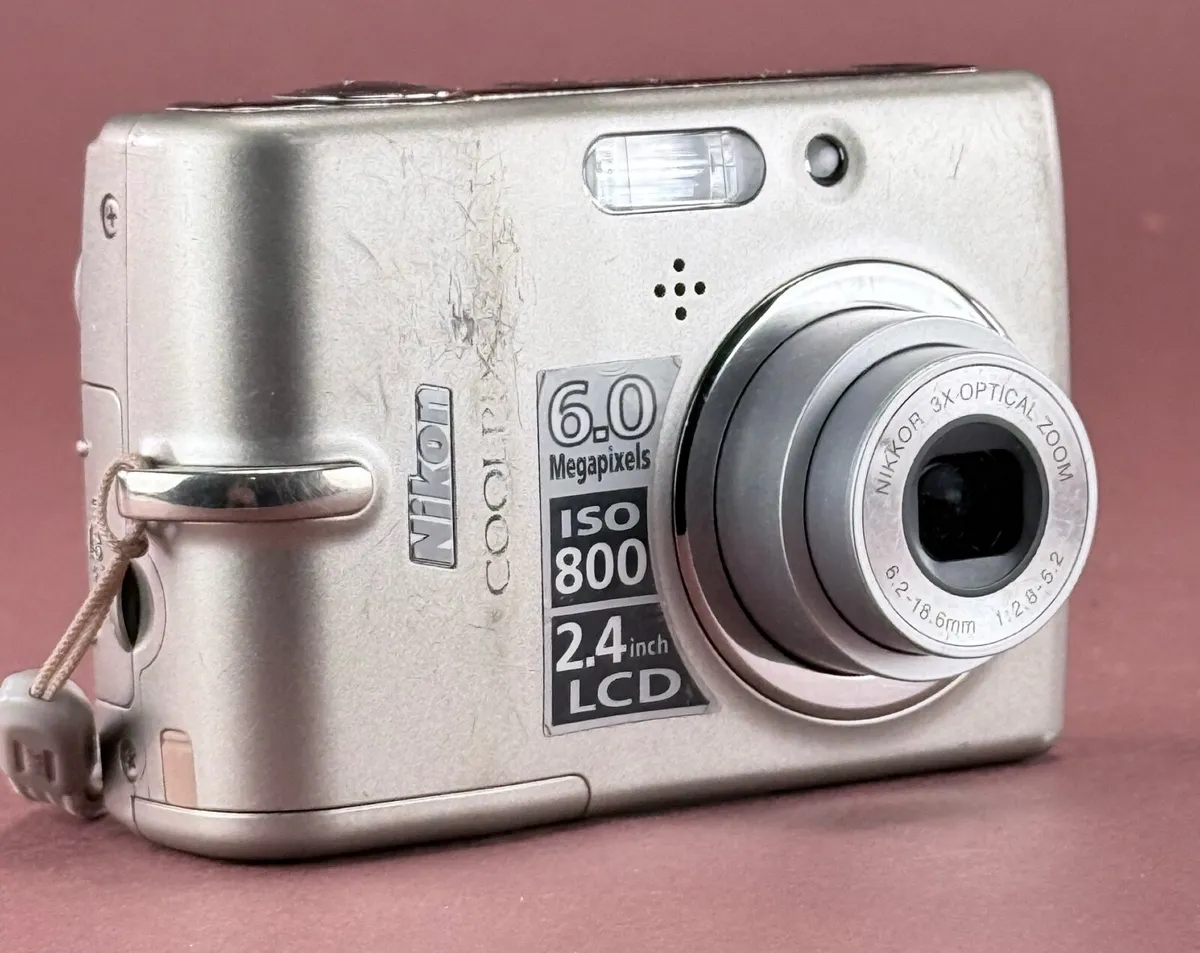 Nikon COOLPIX L11 6.0MP Digital Camera - Image 3