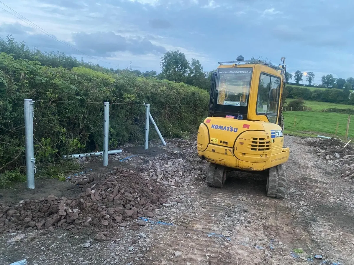 Komatsu PC20R Mini Digger - Image 3