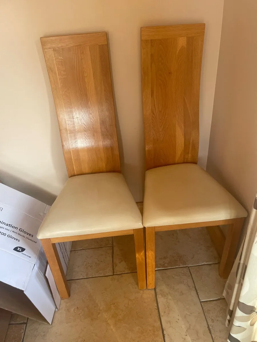 Kitchen table and 8 chairs - Image 4