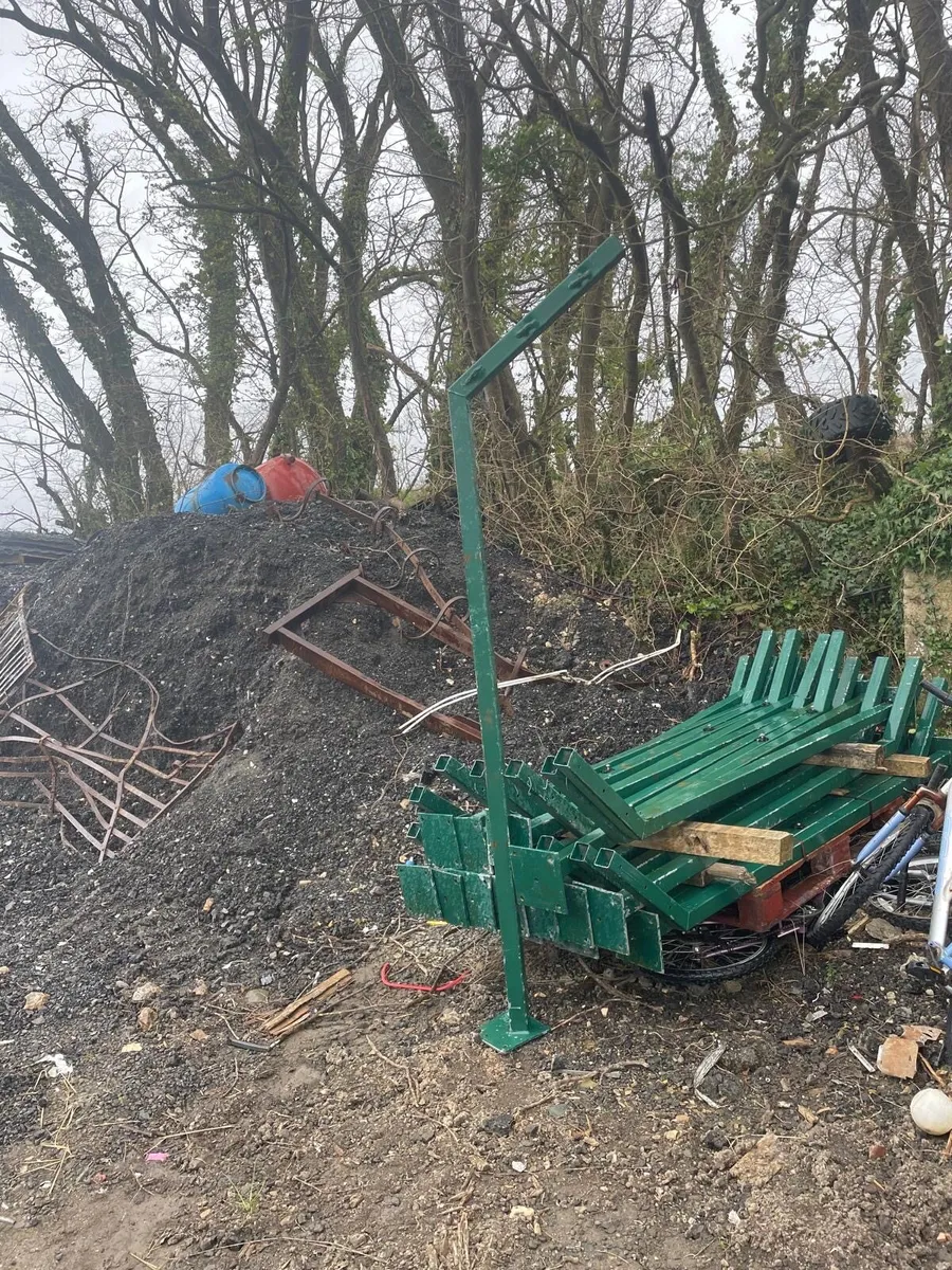 Angle stakes - Image 1