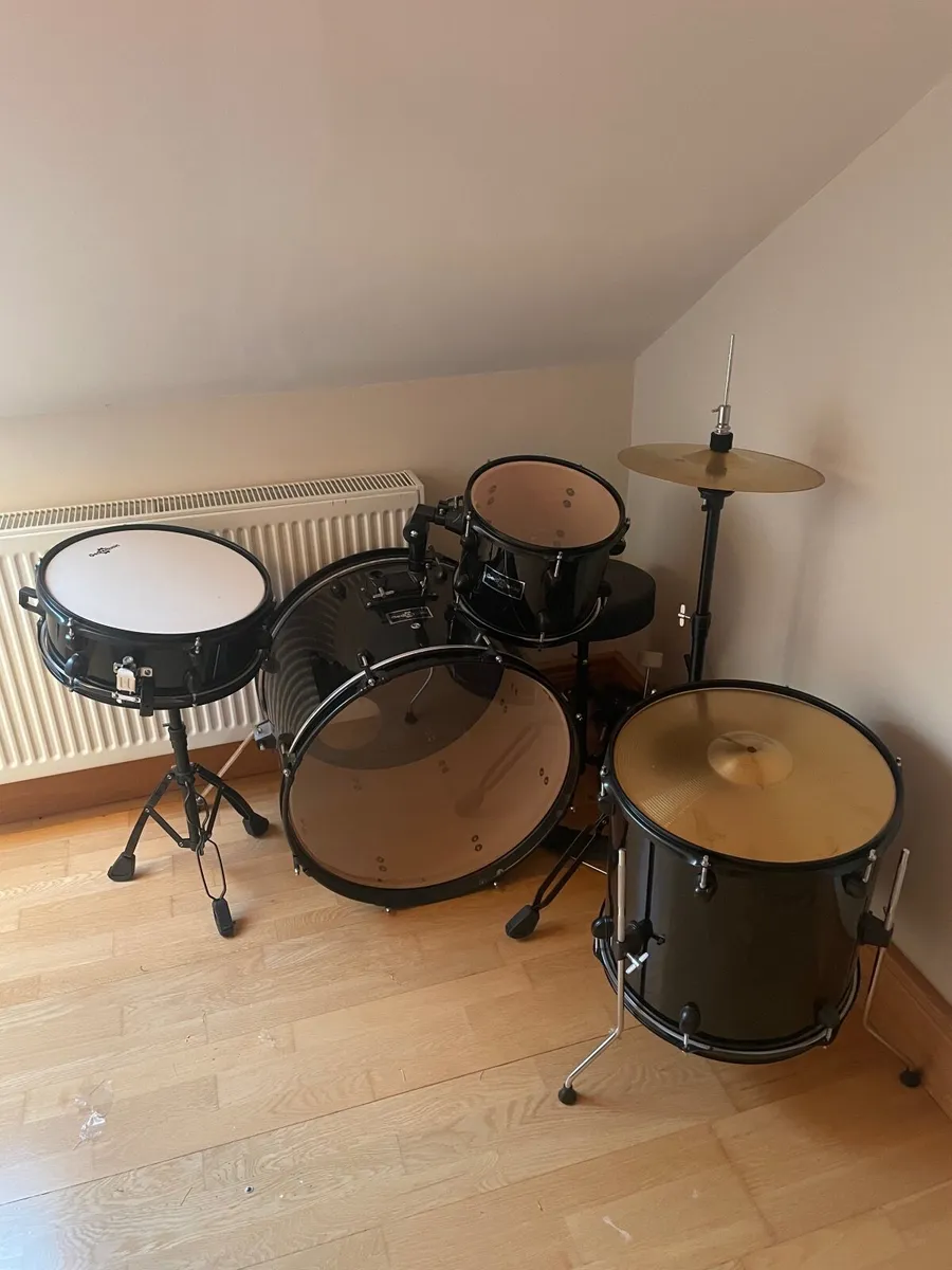 Drum set - Image 1