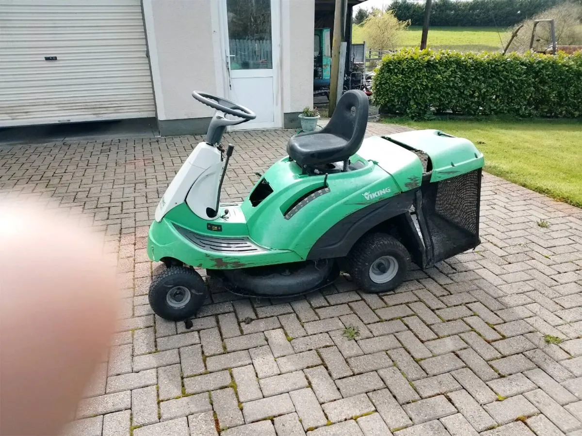 Viking ride on lawnmower - Image 1