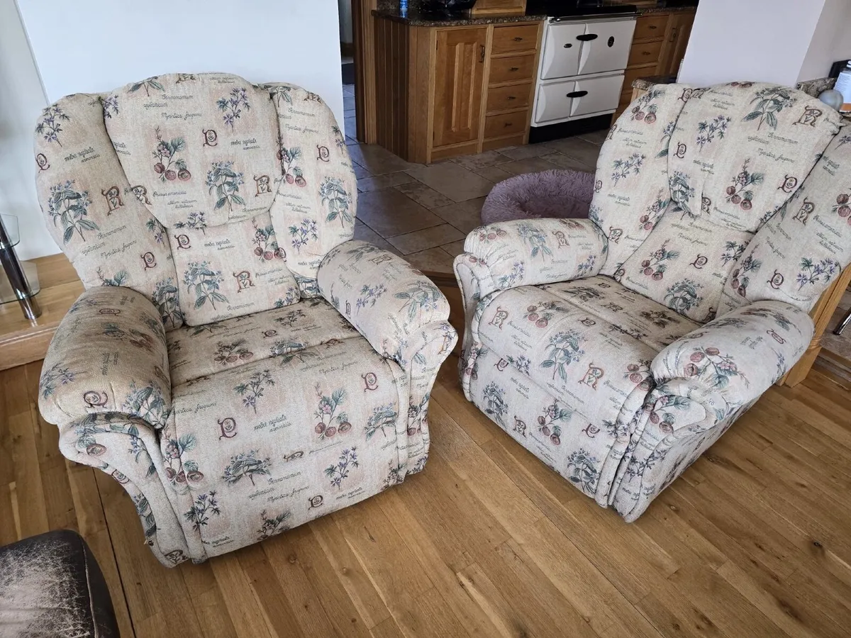 Matching Recliners - Image 3