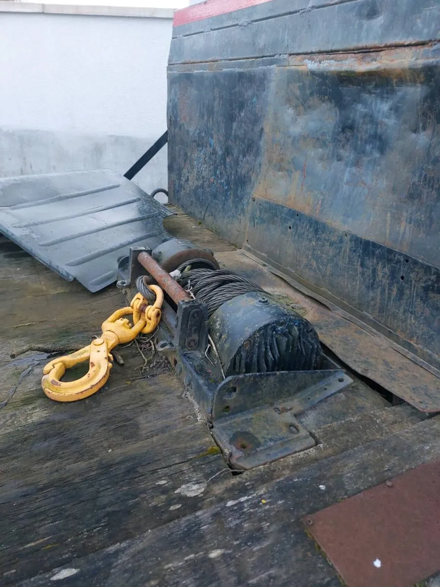 Beavertail crane lorry for sale - Image 2